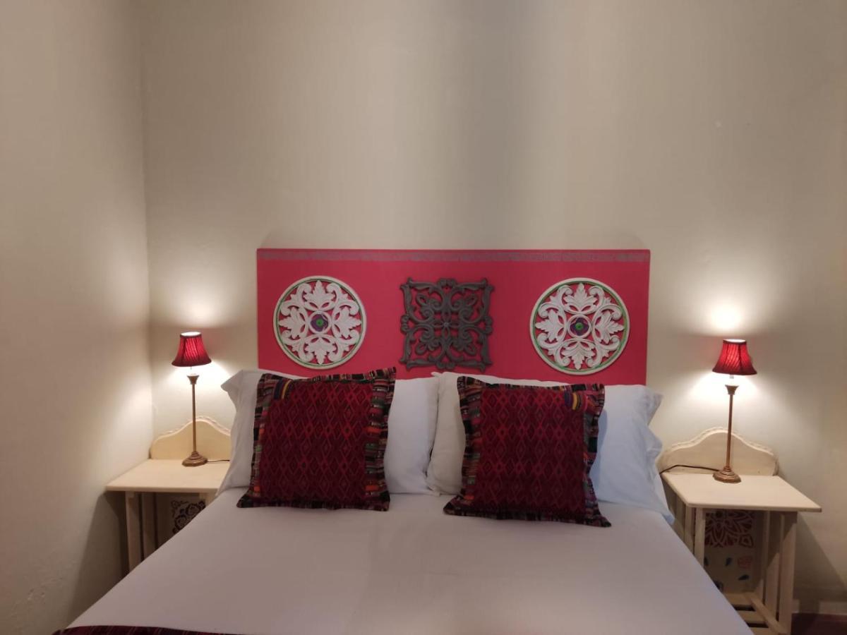 Yellow House Hostel B&B Антигуа-Гватемала Экстерьер фото