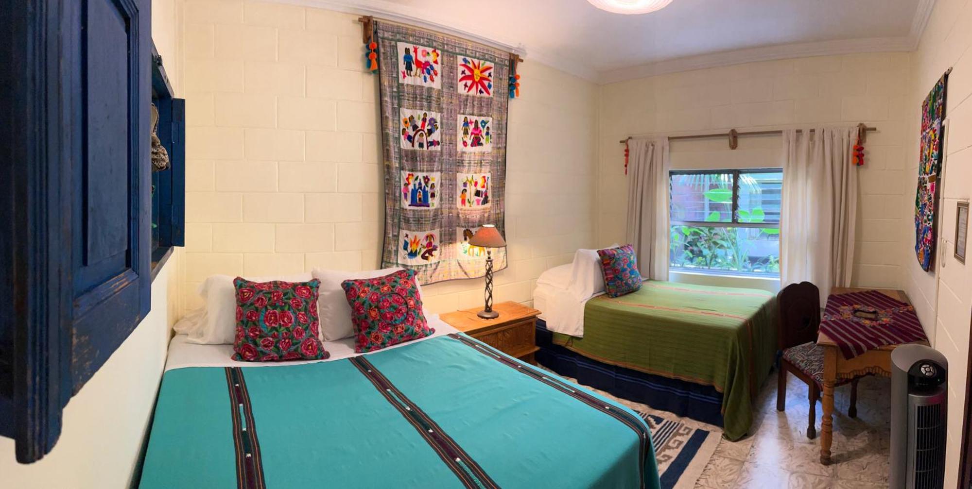 Yellow House Hostel B&B Антигуа-Гватемала Экстерьер фото