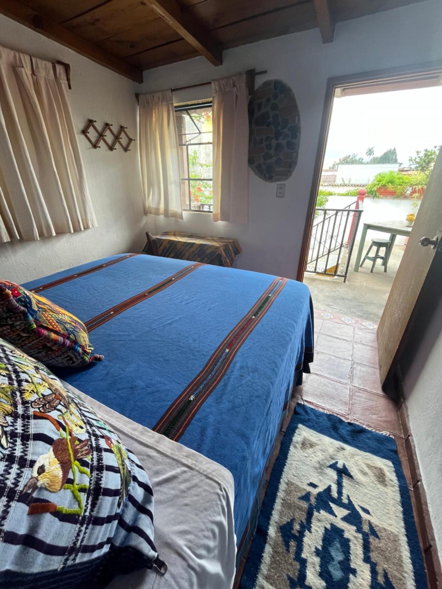 Yellow House Hostel B&B Антигуа-Гватемала Экстерьер фото